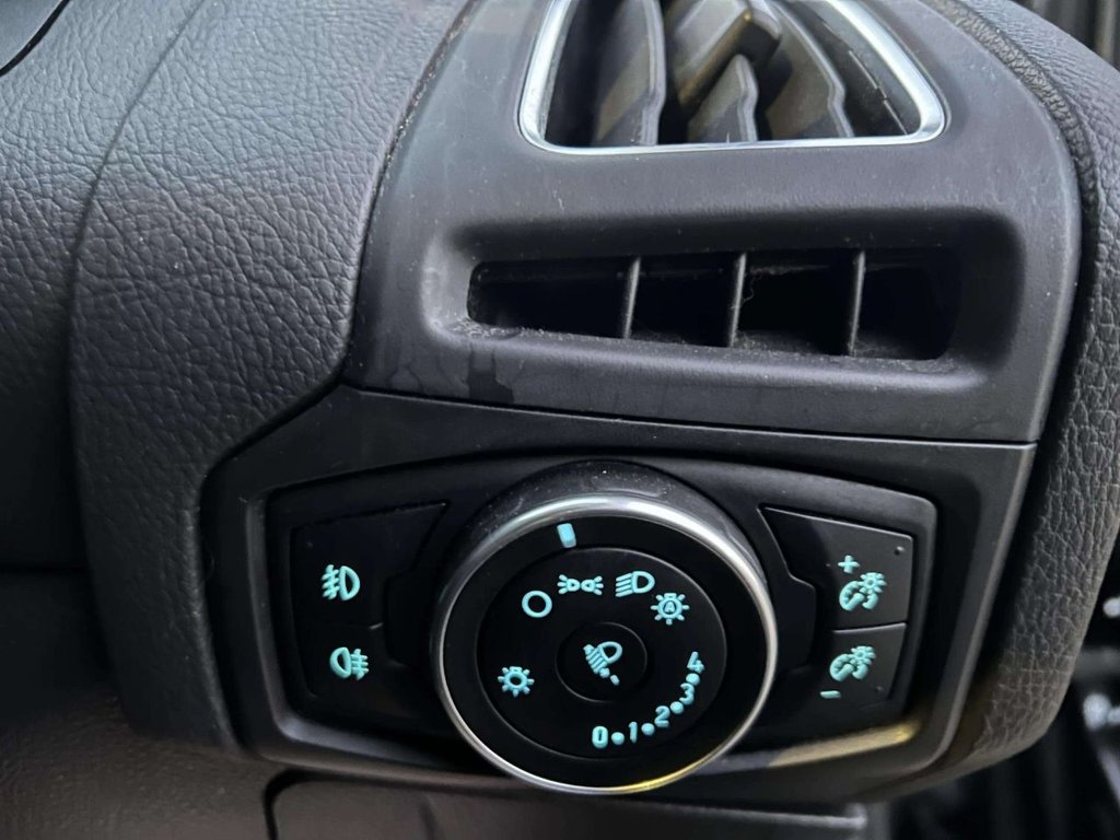 Used Ford Focus 2017 for sale - 76080936: Photo 32