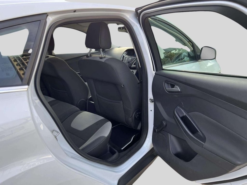 Used Ford Focus 2013 for sale - 76147410: Photo 21
