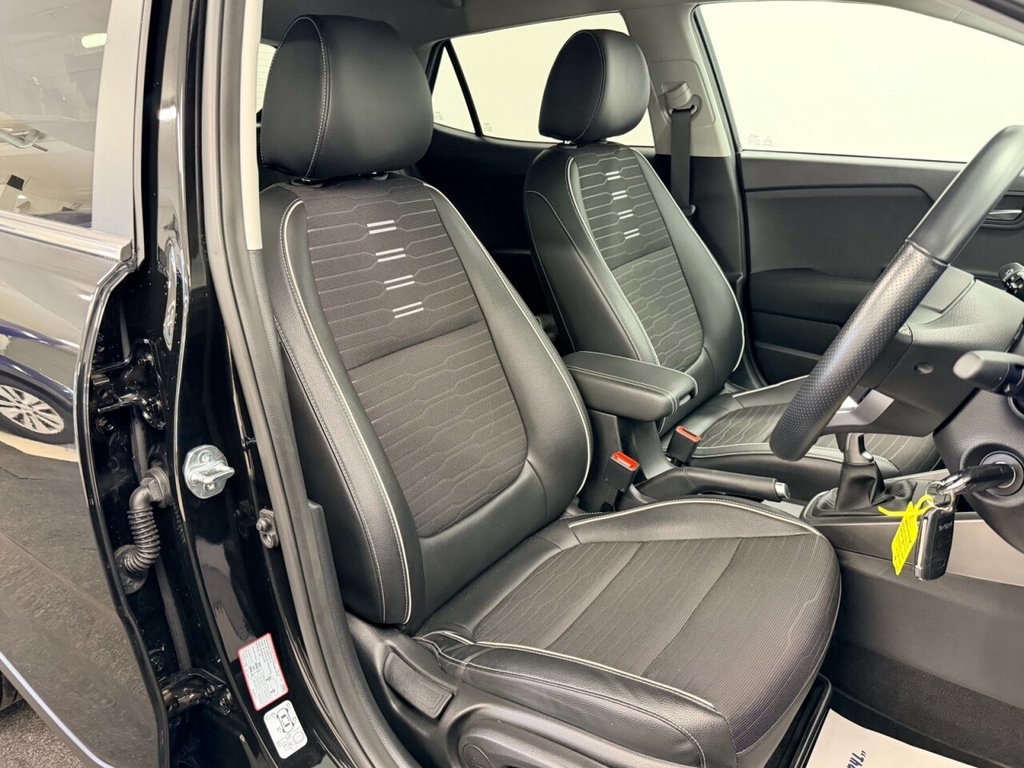 Used Kia Stonic 2024 for sale - 76574532: Photo 3