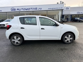 Used Dacia Sandero 2020 for sale - 76934727: Photo