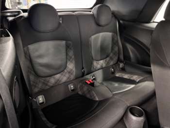 Used MINI Convertible 2018 for sale - 75171327: Photo