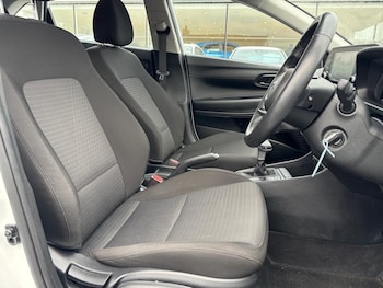 Used Hyundai i20 2022 for sale - 76711116: Photo