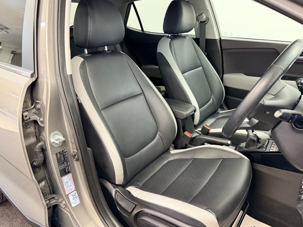 Used Kia Stonic 2019 for sale - 76821131: Photo 3