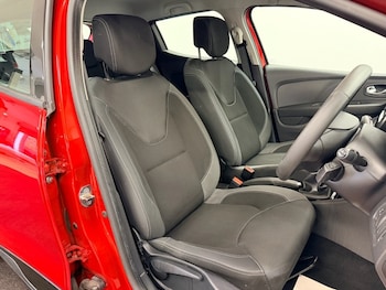 Used Renault Clio 2018 for sale - 76574568: Photo