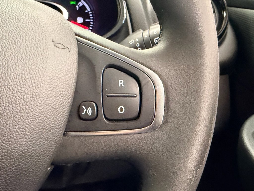 Used Renault Clio 2018 for sale - 76574568: Photo 43