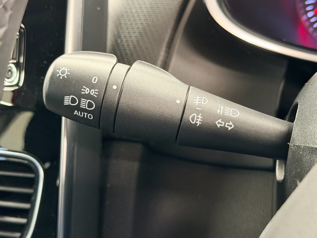 Used Renault Clio 2018 for sale - 76574568: Photo 44