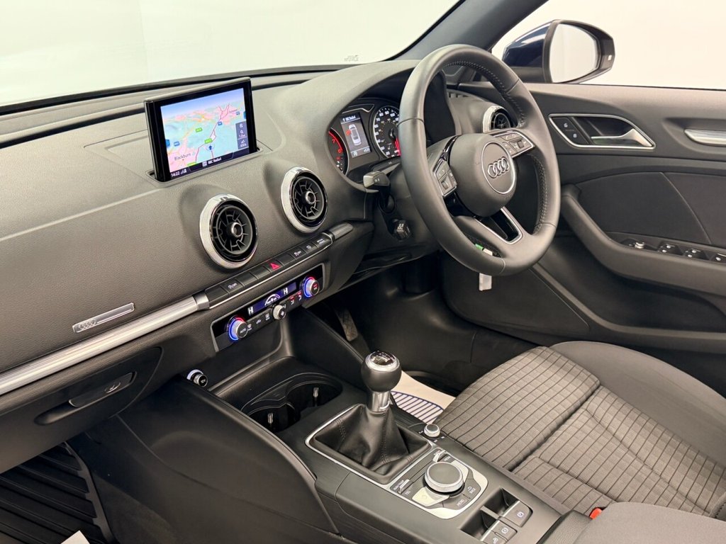 Used Audi A3 Cabriolet 2018 for sale - 77280807: Photo 19