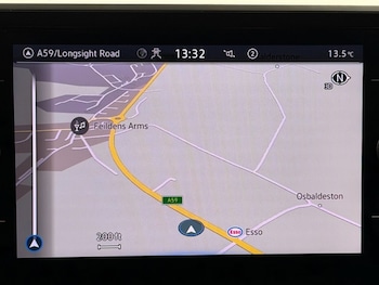 Used Volkswagen T-Roc 2022 for sale - 76574538: Photo