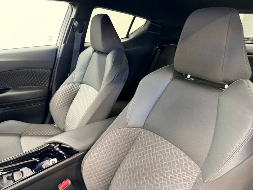 Used Toyota C-HR 2022 for sale - 76574549: Photo 24