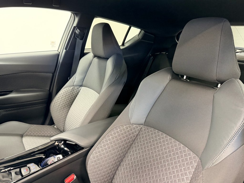Used Toyota C-HR 2022 for sale - 76574549: Photo 25
