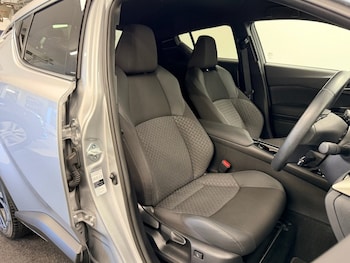 Used Toyota C-HR 2022 for sale - 76574549: Photo