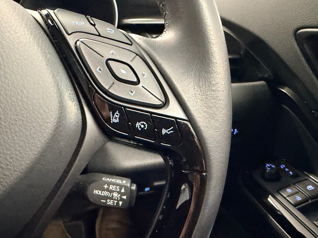 Used Toyota C-HR 2022 for sale - 76574549: Photo 50