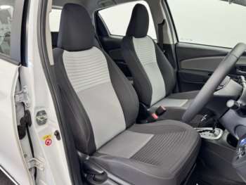 Used Toyota Yaris 2019 for sale - 74953517: Photo