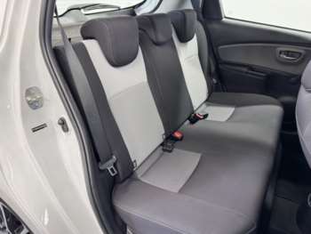 Used Toyota Yaris 2019 for sale - 74953517: Photo
