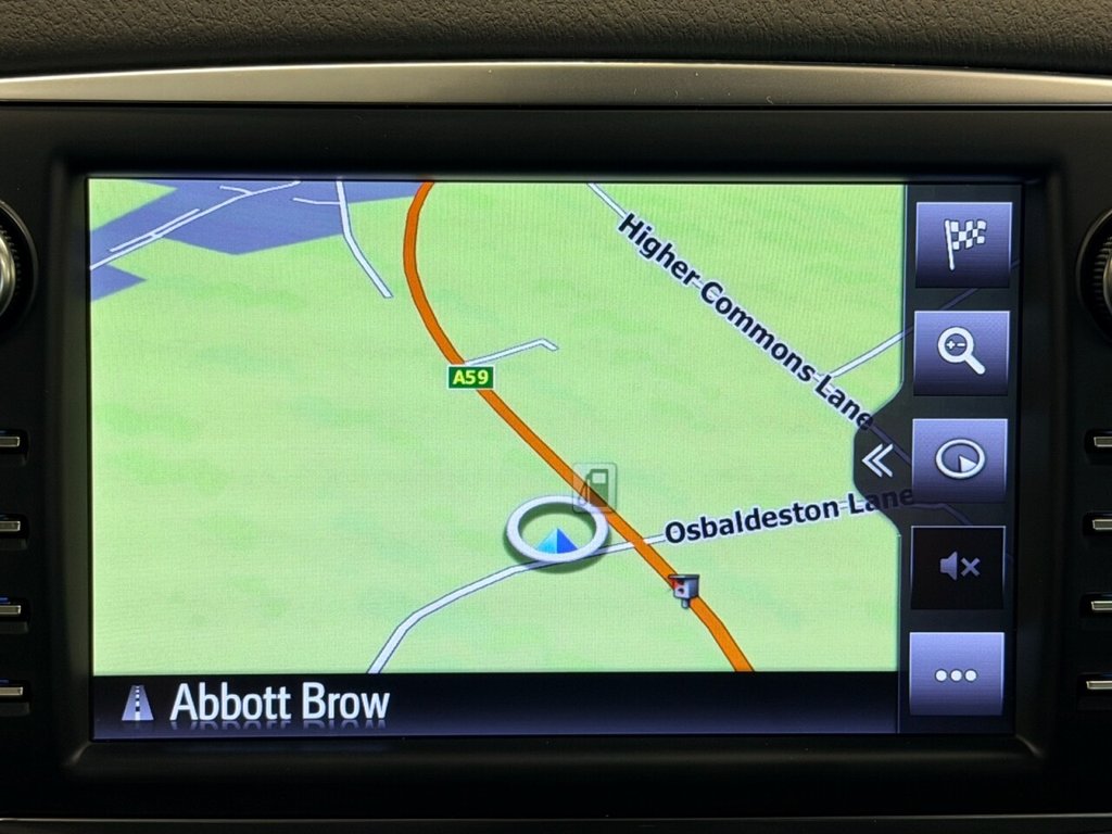 Used Toyota Yaris 2017 for sale - 76574584: Photo 2