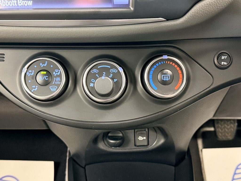 Used Toyota Yaris 2017 for sale - 76574584: Photo 37