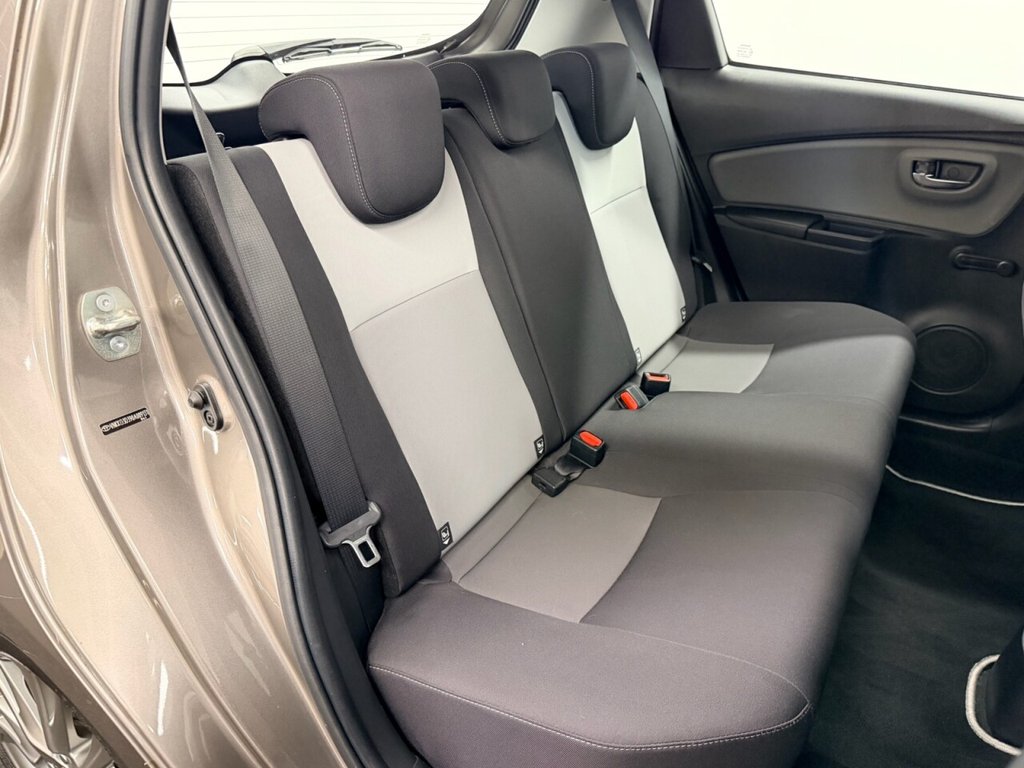 Used Toyota Yaris 2017 for sale - 76574584: Photo 4