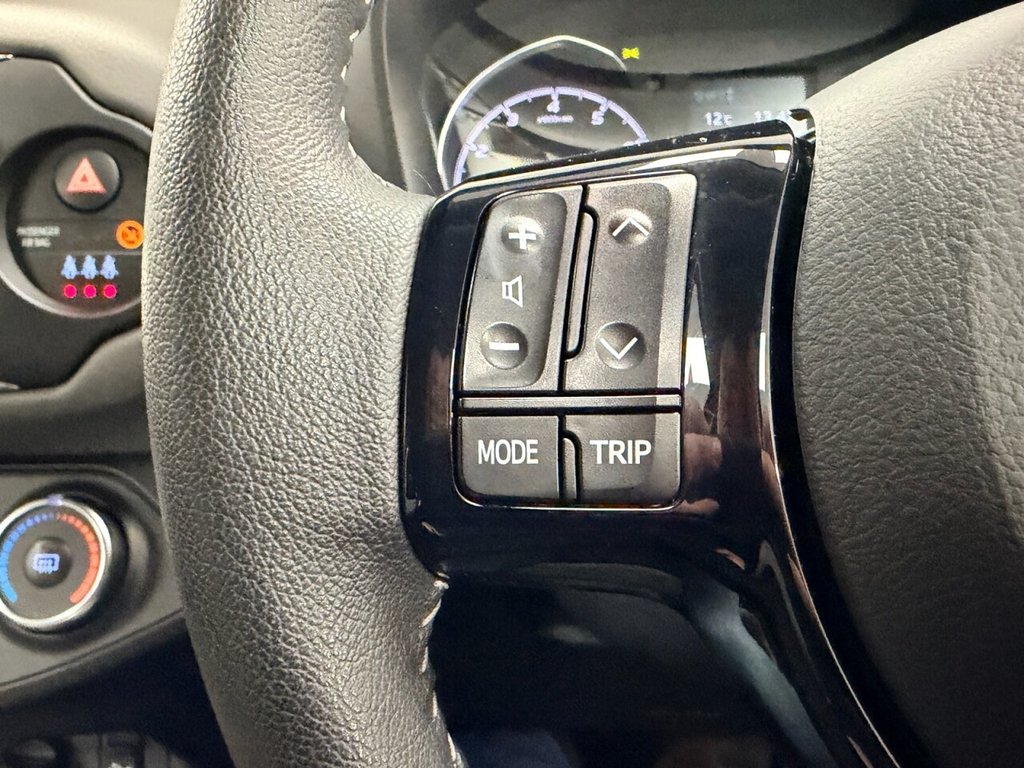 Used Toyota Yaris 2017 for sale - 76574584: Photo 47