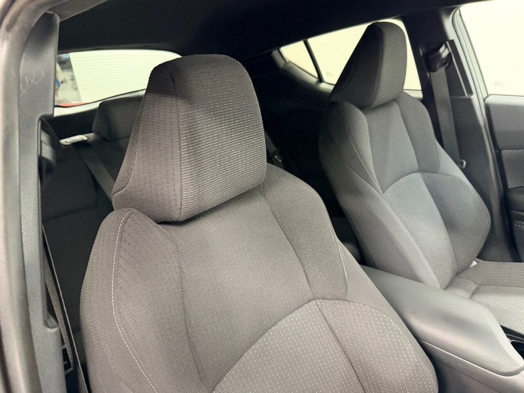 Used Toyota C-HR 2019 for sale - 76686021: Photo 18