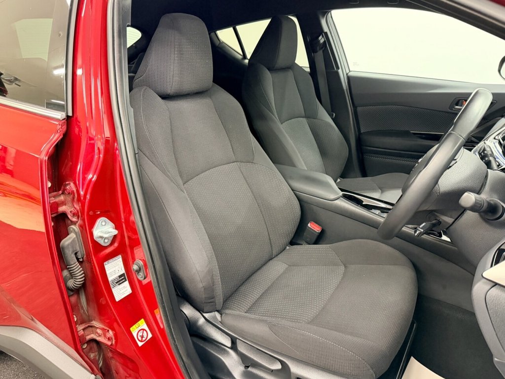 Used Toyota C-HR 2019 for sale - 76686021: Photo 3