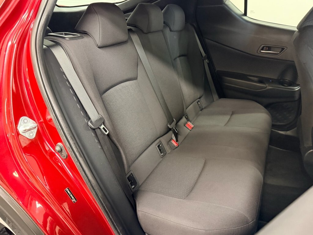 Used Toyota C-HR 2019 for sale - 76686021: Photo 4