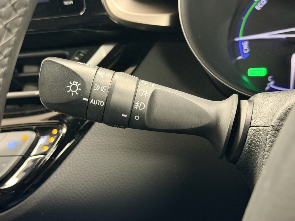 Used Toyota C-HR 2019 for sale - 76686021: Photo 50