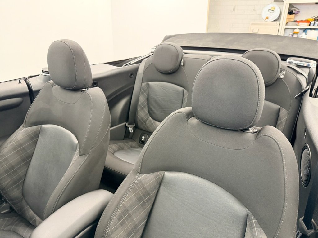Used MINI Convertible 2018 for sale - 76923737: Photo 22