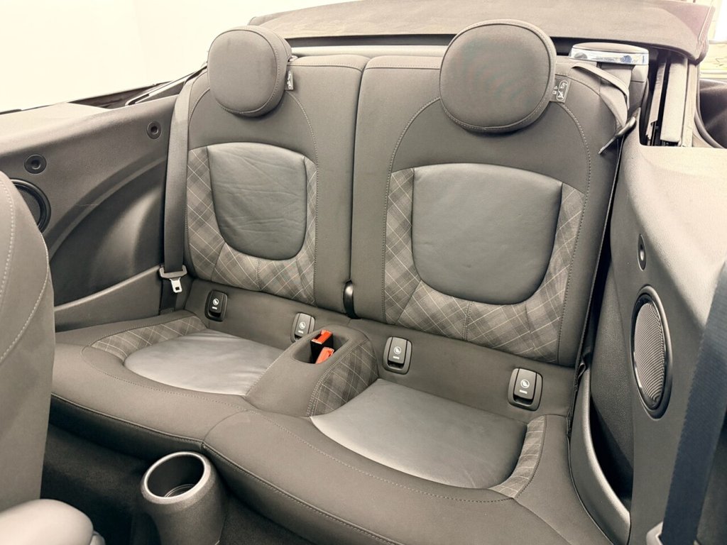 Used MINI Convertible 2018 for sale - 76923737: Photo 23