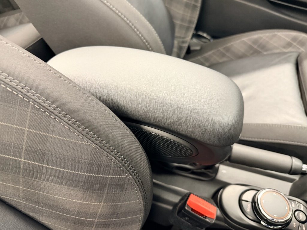 Used MINI Convertible 2018 for sale - 76923737: Photo 30