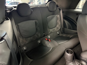 Used MINI Convertible 2018 for sale - 76923737: Photo