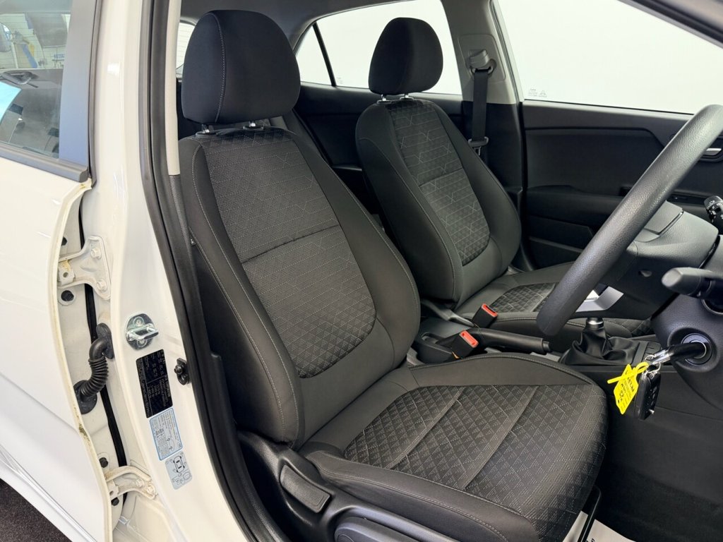 Used Kia Rio 2023 for sale - 78003195: Photo 2