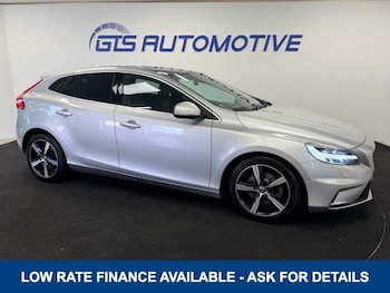 Used Volvo V40 2018 for sale - 79103658: Photo