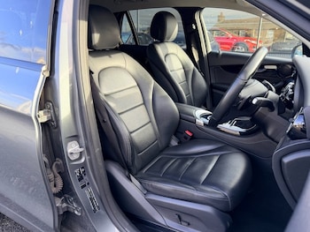 Used Mercedes-Benz GLC 2019 for sale - 77263642: Photo