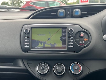 Used Toyota Yaris 2019 for sale - 78811301: Photo