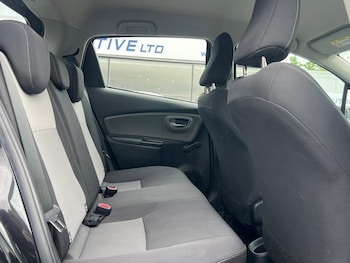 Used Toyota Yaris 2019 for sale - 78811301: Photo