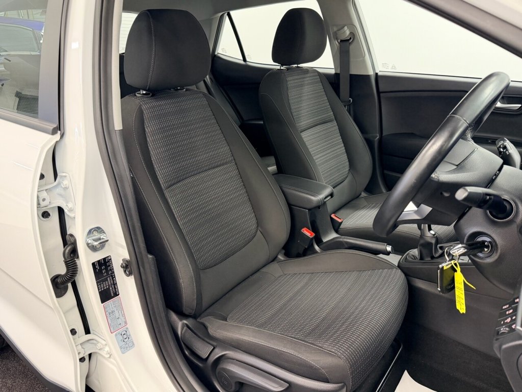 Used Kia Stonic 2021 for sale - 76574526: Photo 3