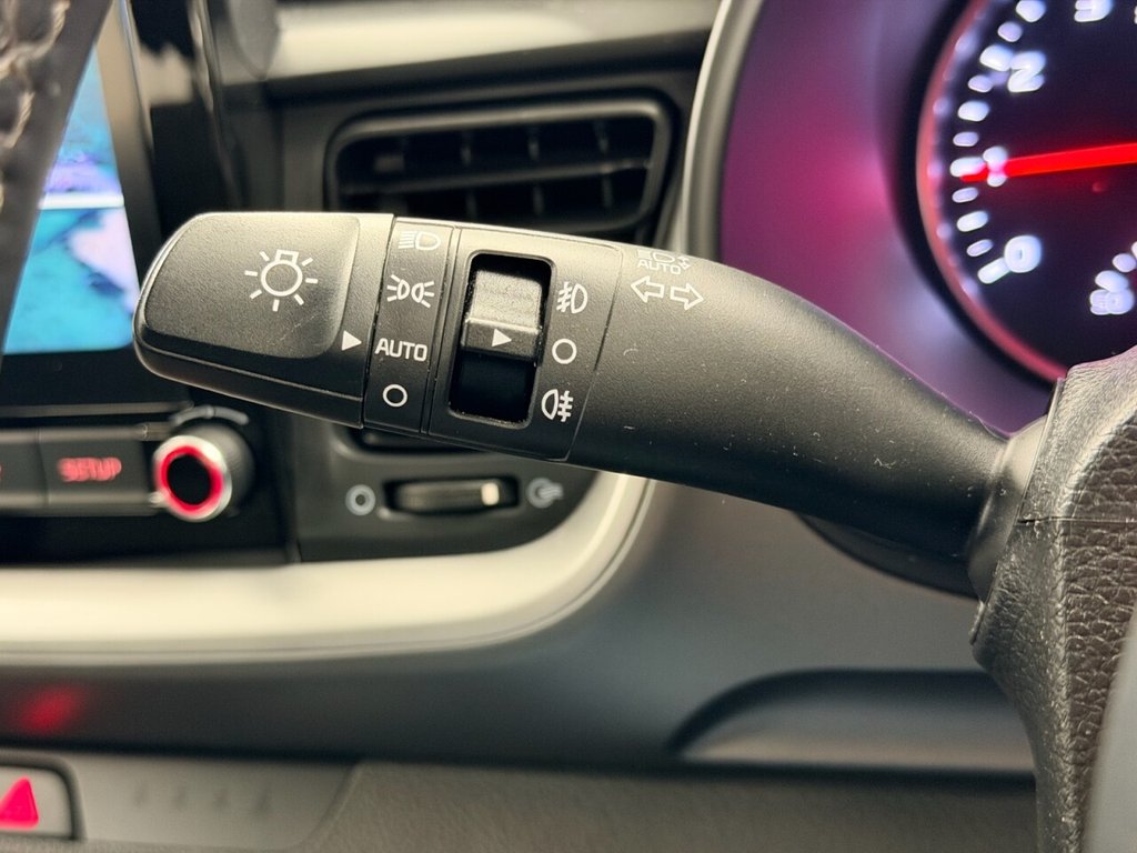 Used Kia Stonic 2021 for sale - 76574526: Photo 44