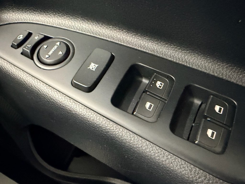 Used Kia Stonic 2021 for sale - 76574526: Photo 46