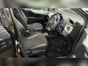 Used Toyota Yaris 2013 for sale - 77992960: Photo