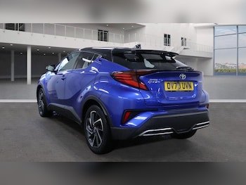 Used Toyota C-HR 2021 for sale - 77646776: Photo