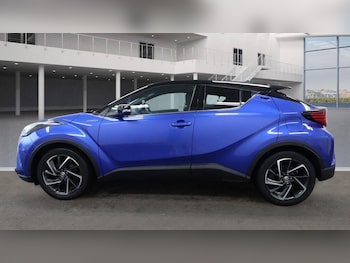 Used Toyota C-HR 2021 for sale - 77646776: Photo