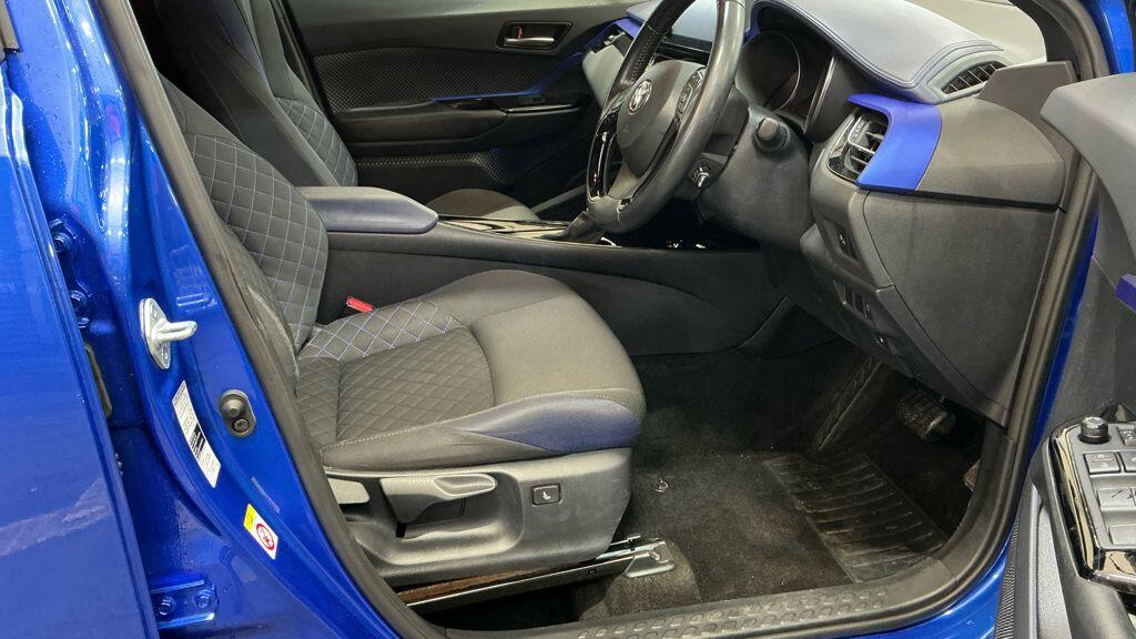 Used Toyota C-HR 2021 for sale - 77646776: Photo 9