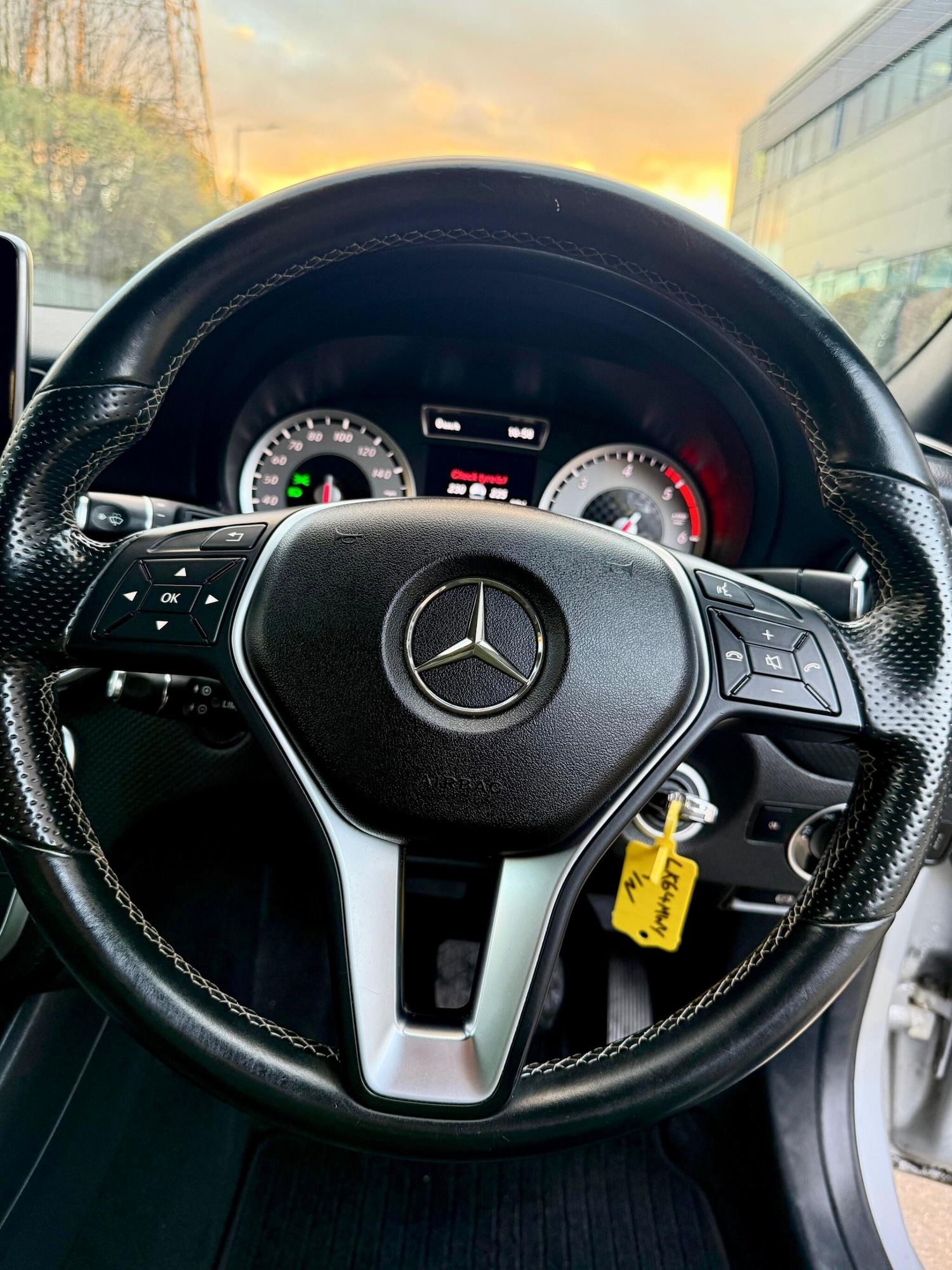 Used Mercedes-Benz A-Class 2014 for sale - 76422591: Photo 21