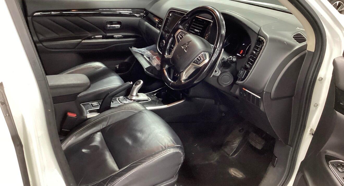 Used Mitsubishi Outlander 2016 for sale - 76743156: Photo 4