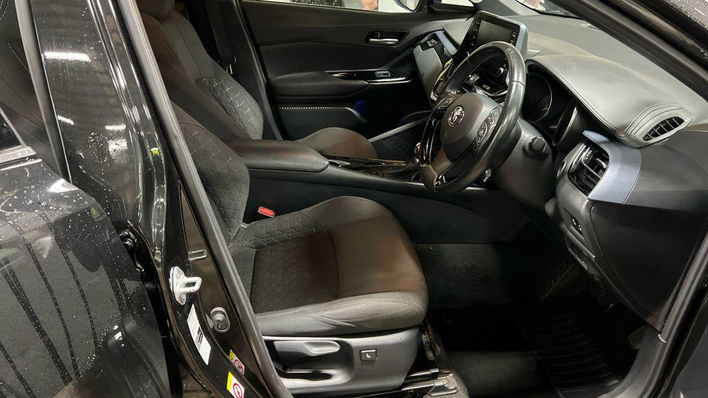 Used Toyota C-HR 2020 for sale - 76511915: Photo 9