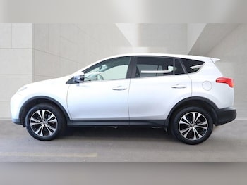 Used Toyota RAV4 2015 for sale - 79132118: Photo