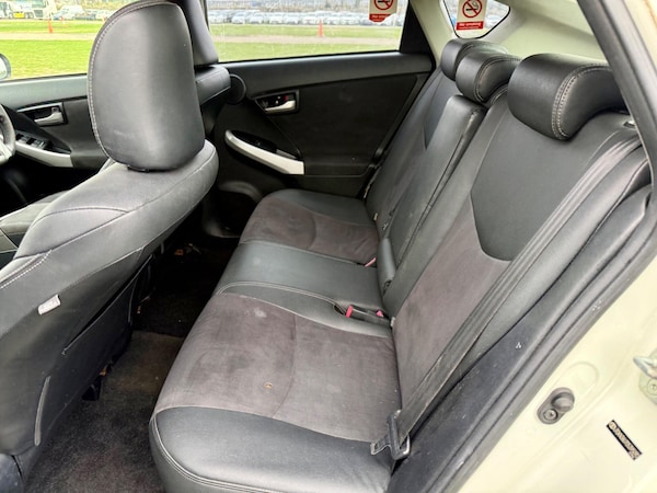 Used Toyota Prius 2012 for sale - 76270291: Photo 12