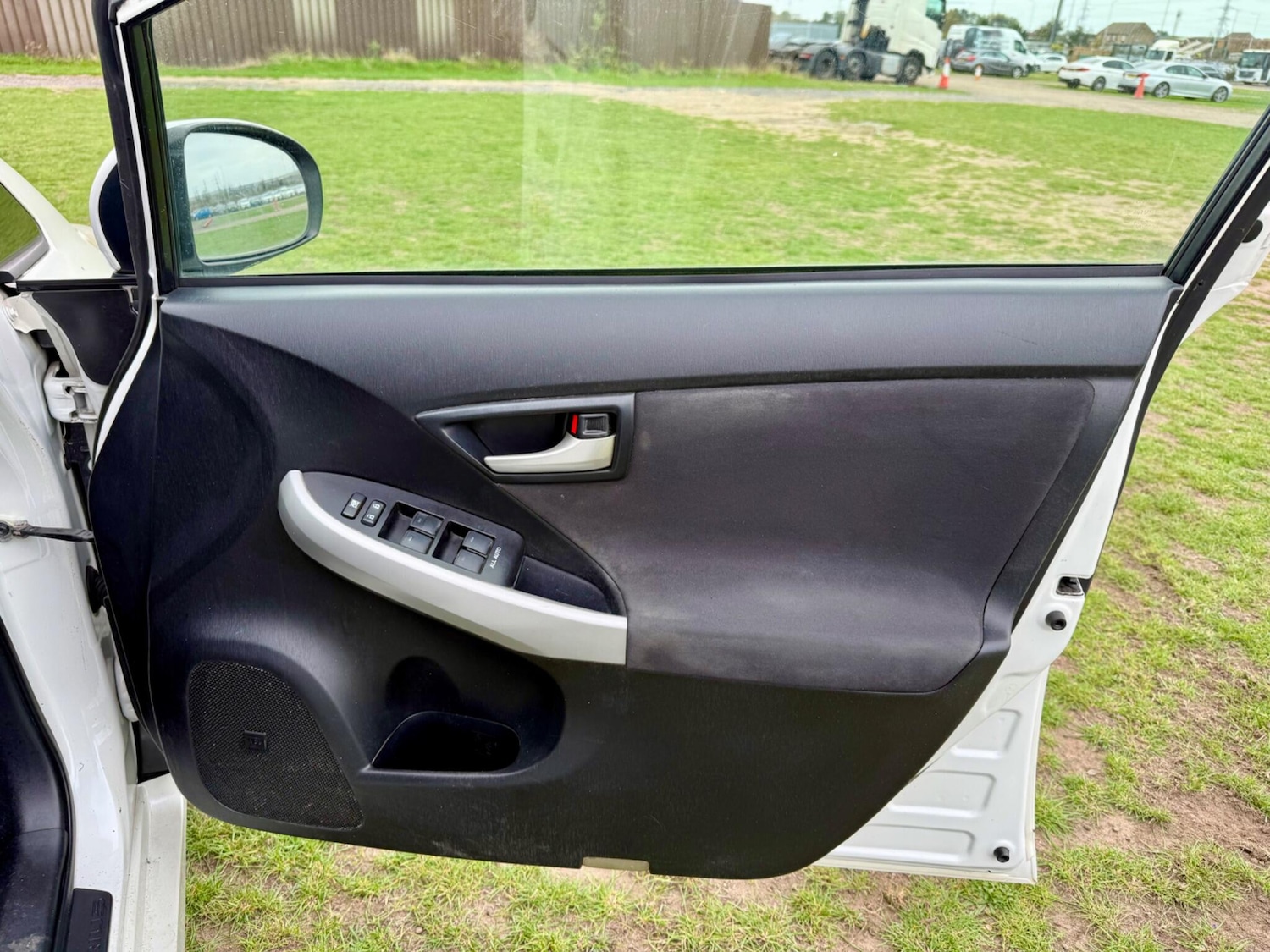 Used Toyota Prius 2012 for sale - 76270291: Photo 14