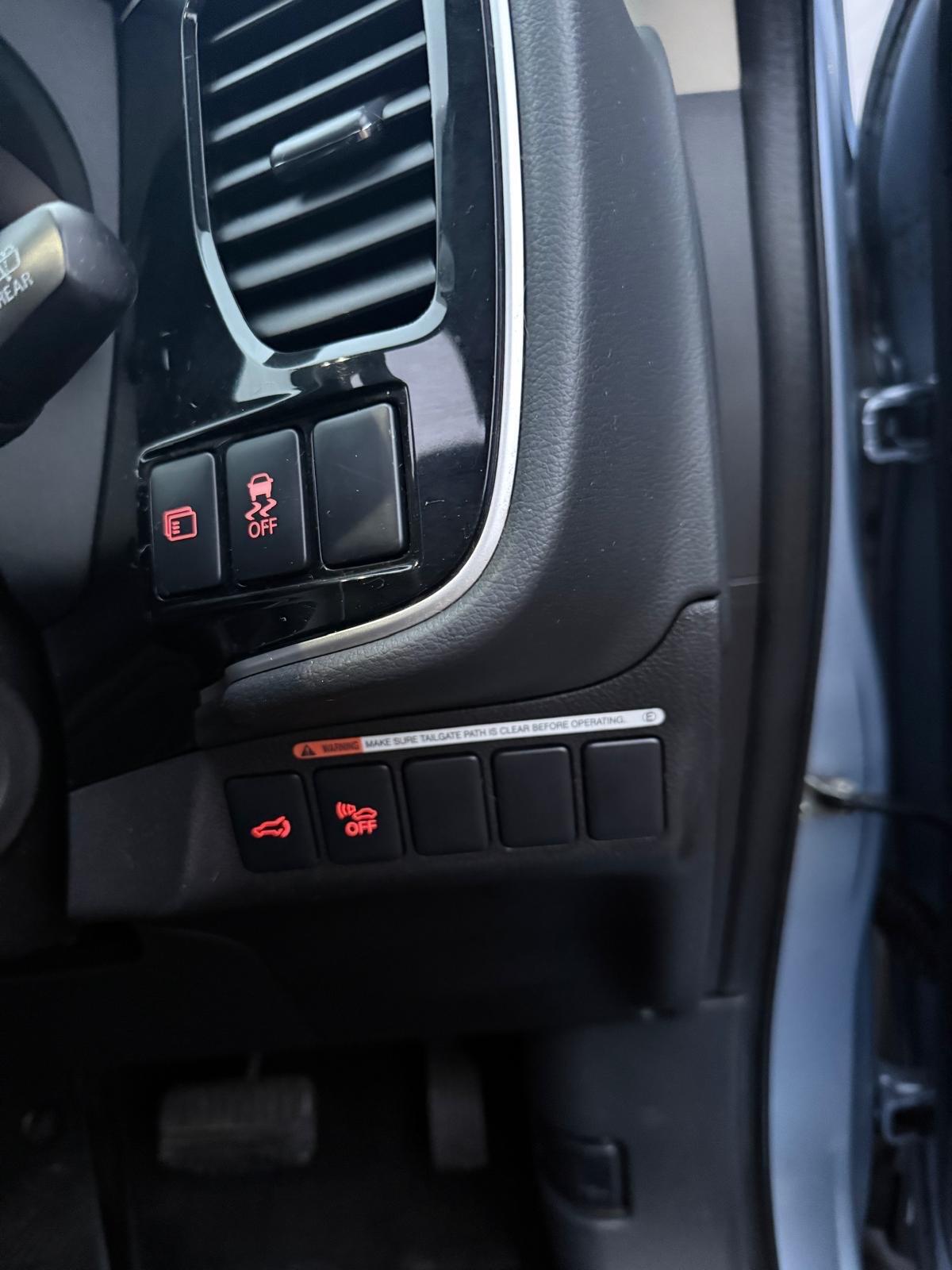 Used Mitsubishi Outlander 2015 for sale - 76832237: Photo 20