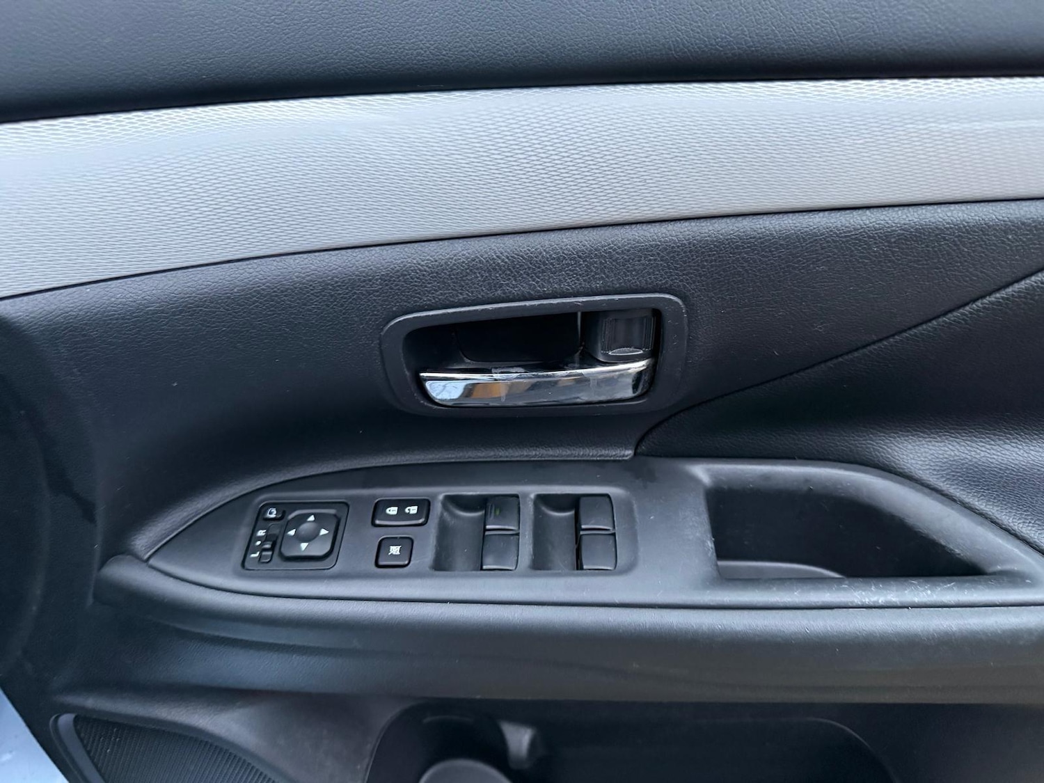 Used Mitsubishi Outlander 2015 for sale - 76832237: Photo 27